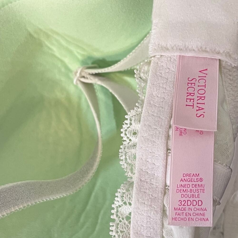 Victoria's Secret NWT Dream Angels Lace Bra and Panty Set Green Shimmer 32DDD/S - Picture 4 of 8